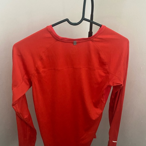 Nike DriFit Running Shirt - Picture 2 of 3